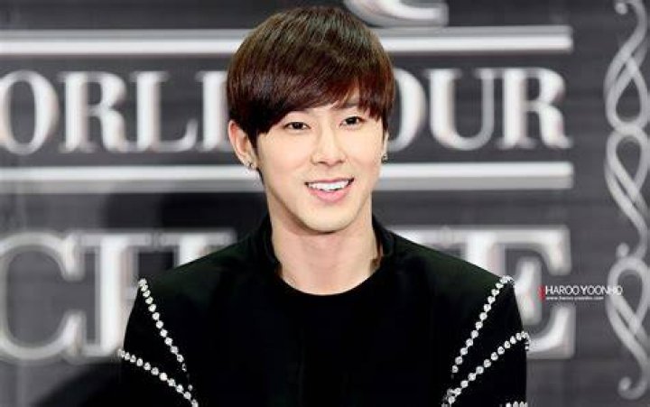21 Korean Celebs Who Have Undergone Cosmetic Procedures Or Surgery