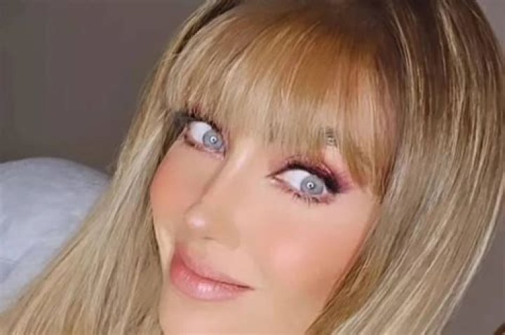 anahi rmm💘 en 2023 Maquillaje para cara redonda, Maquillaje bonito