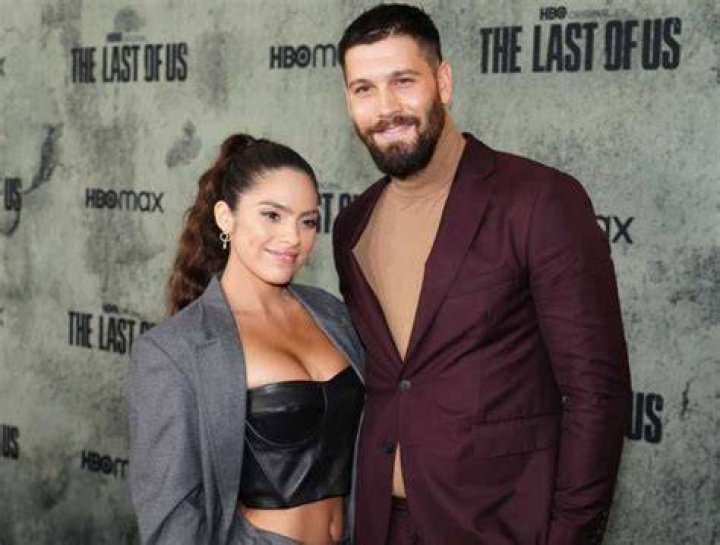 Casey Deidrick Girlfriend Serena Muniz and Relationship