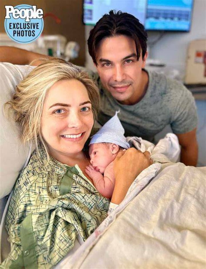 &lsquo;Selling The OC&rsquo; Star Gio Helou and Wife Expecting Baby (Exclusive)