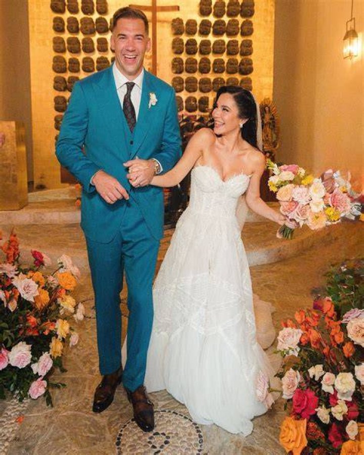 Martha Higareda se cas&oacute; en secreto en Haw&aacute;i