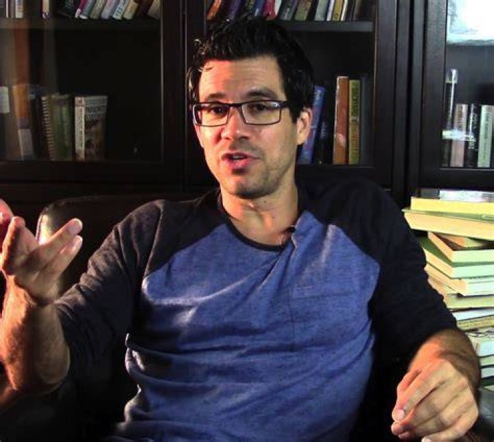 Online Entrepreneur Tai Lopez Joins EKC!