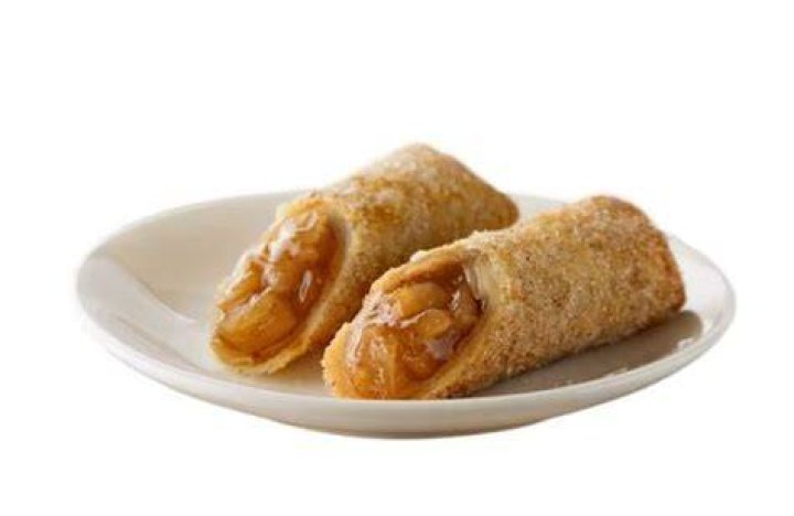 Panda Express Apple Pie Roll Review Is The Chain's First Dessert A Hit