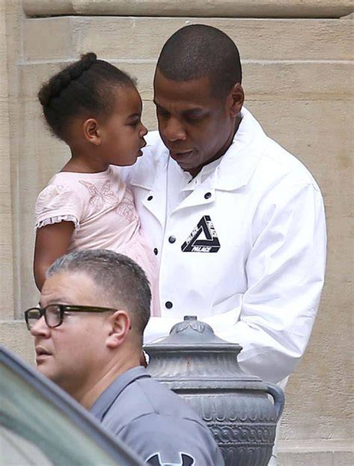 PHOTOS JayZ rep&eacute;r&eacute; &agrave; Paris avant son d&eacute;part pour Cannes pour les NRJ