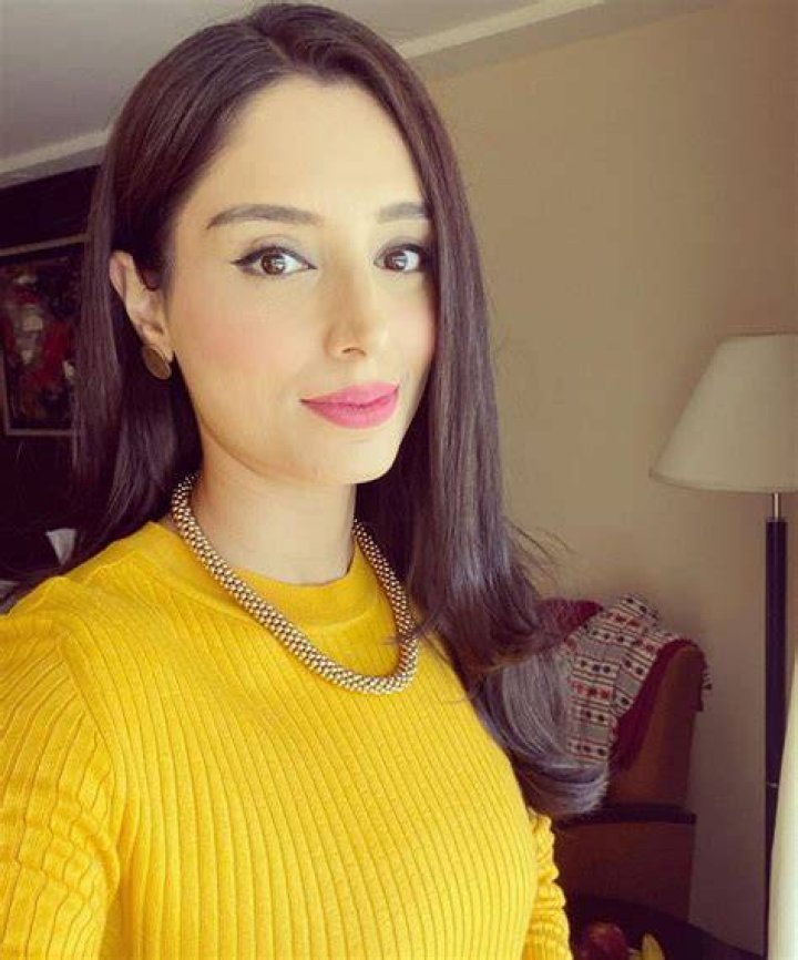 The Prettiest Photos of Zainab Abbas Reviewit.pk