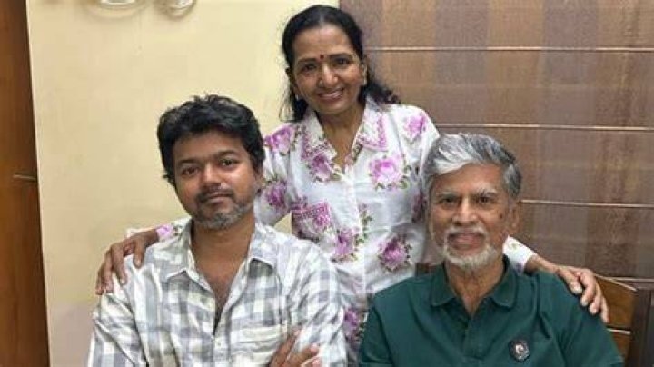 Vijay visits father S.A. Chandrasekhar after his surgery Hindustan Times