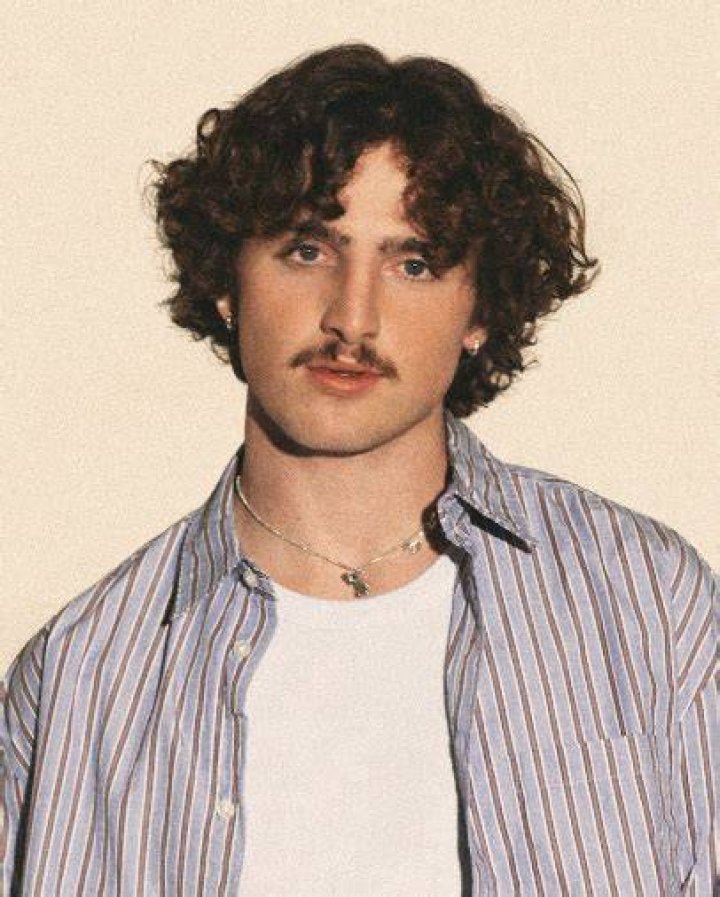 Warner Records Press Benson Boone