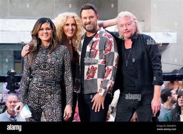 Which Little Big Town Members Are Married? The CMA Music Festival Hosts Were Bandmates Before
