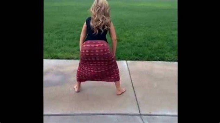White girl can twerk YouTube